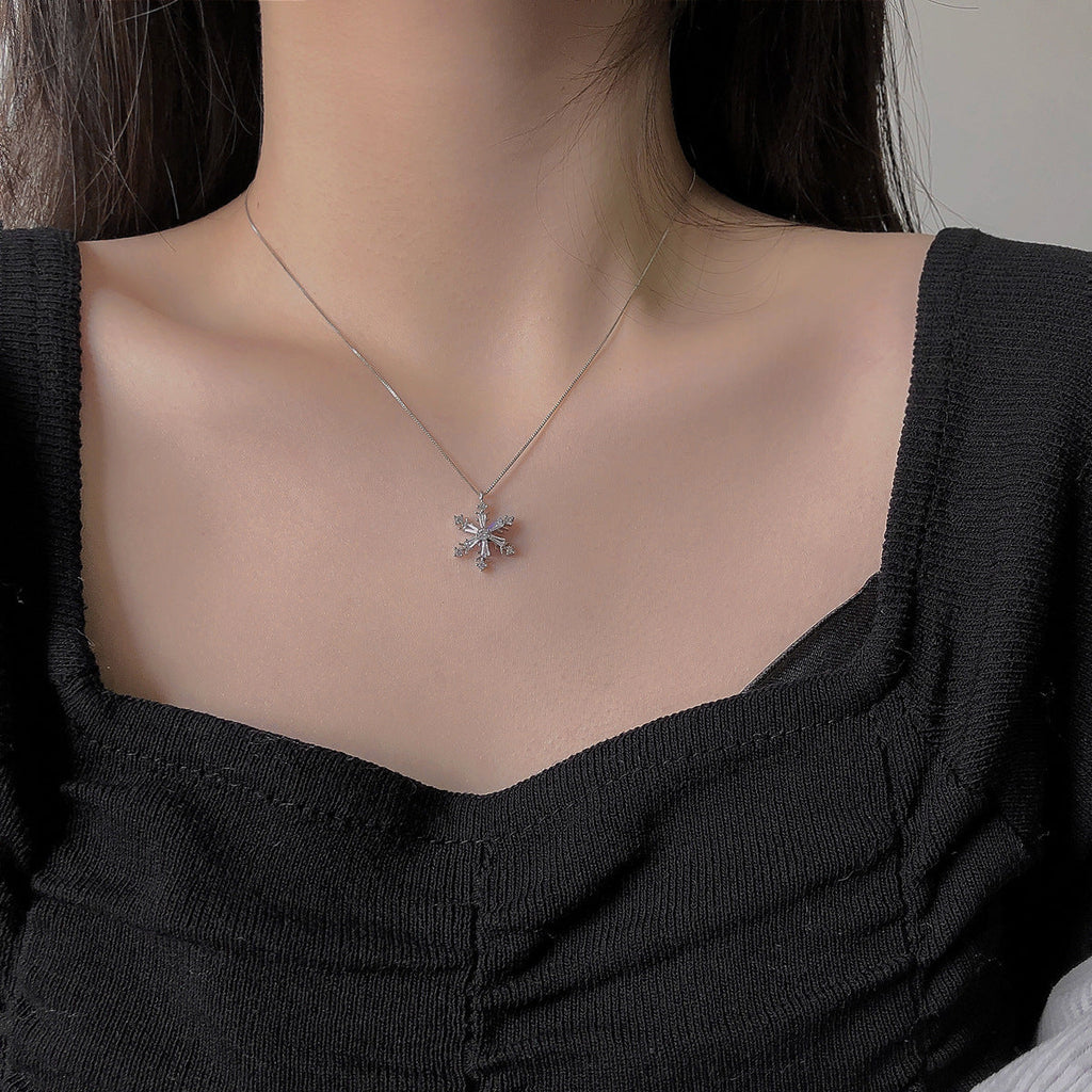 Ins Rotatable Diamond Snowflake Necklace Women